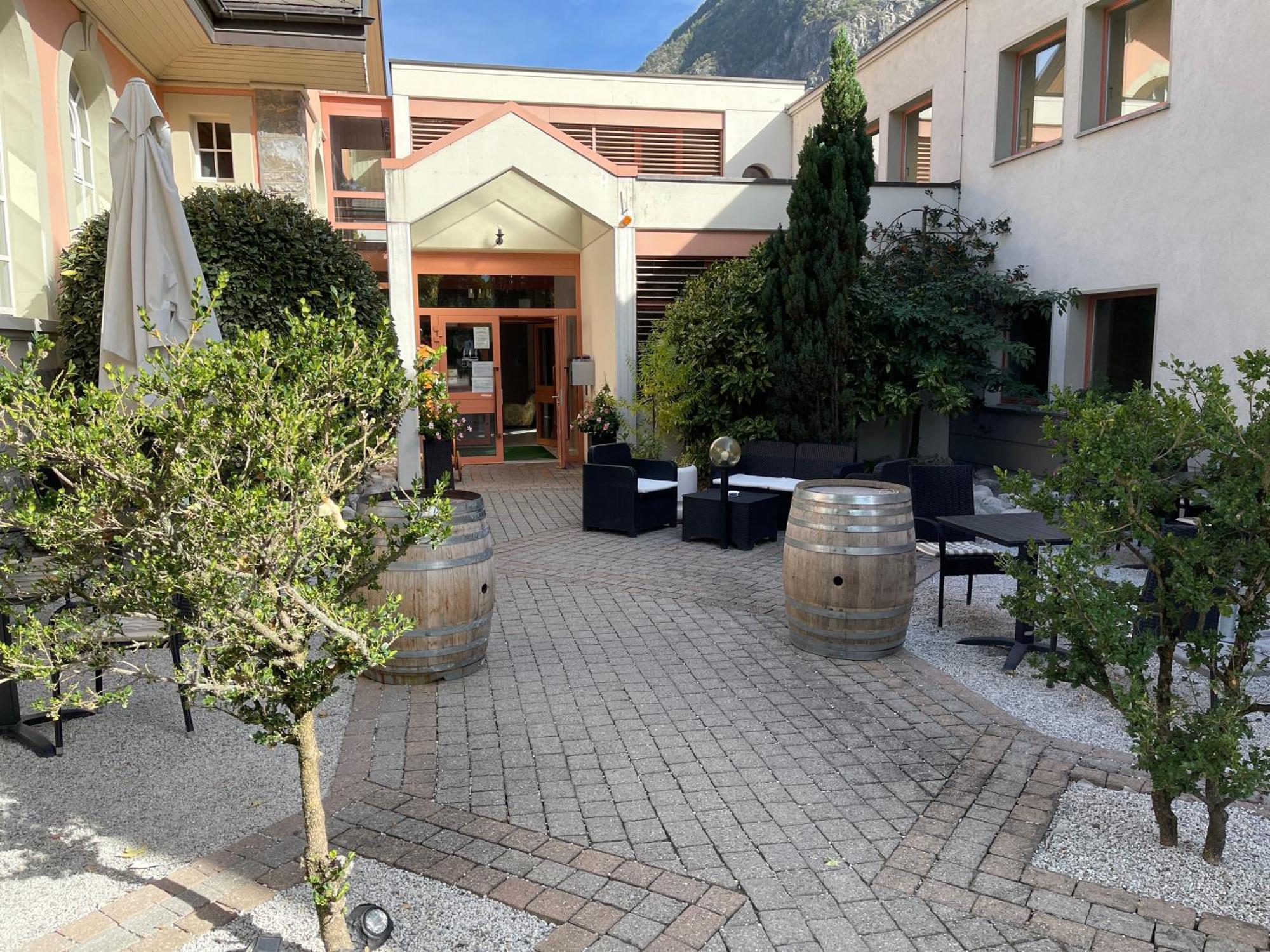 Hotel Les Berges Chippis Exterior photo