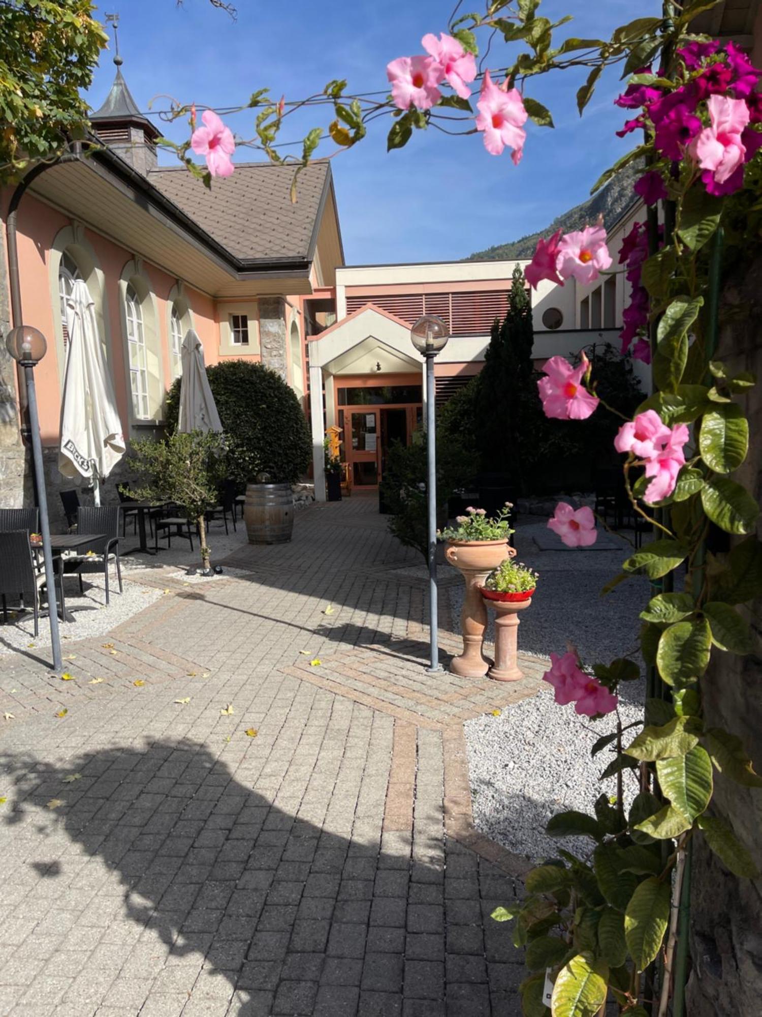 Hotel Les Berges Chippis Exterior photo